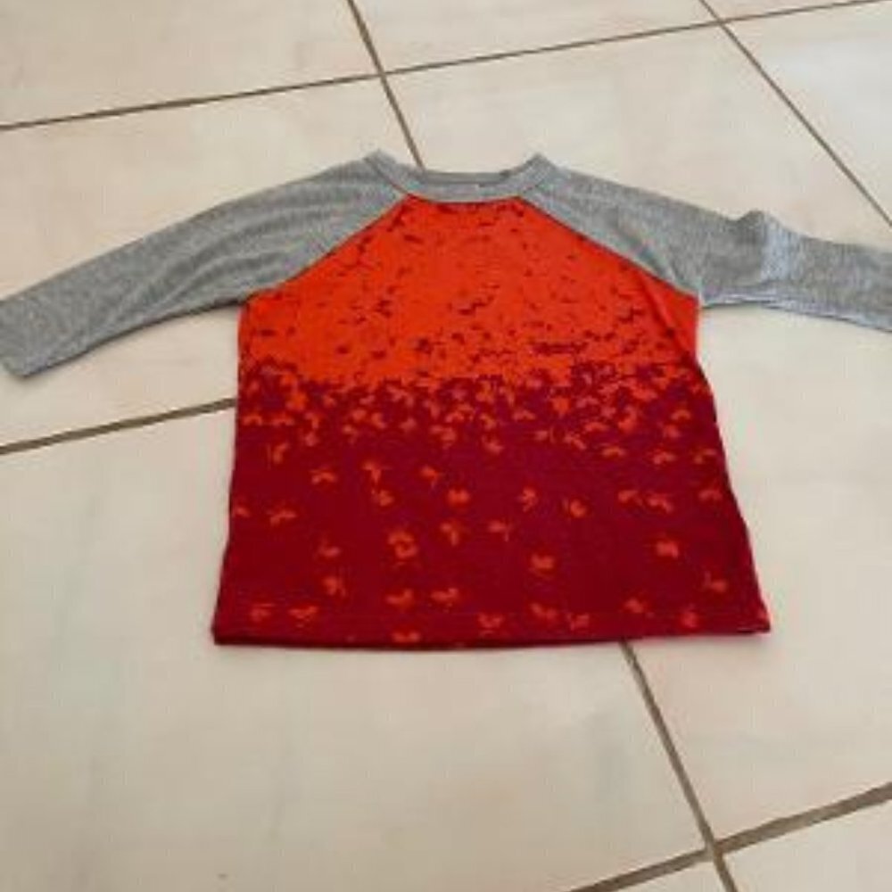 LulaRoe Child's Baseball Style Tee. Size 2